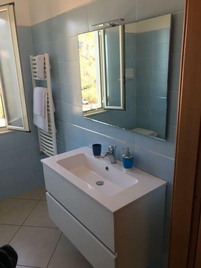 Iriss Bed & Breakfast Taormina Ngoại thất bức ảnh
