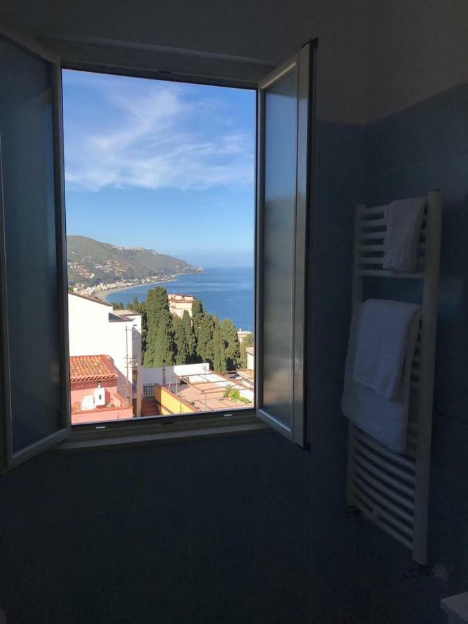 Iriss Bed & Breakfast Taormina Ngoại thất bức ảnh